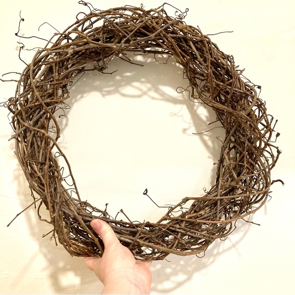 17” Round Grapevine Wreath Form Wreath Base Wreath Frame Twig Wreath DIY - Picture 4 of 10